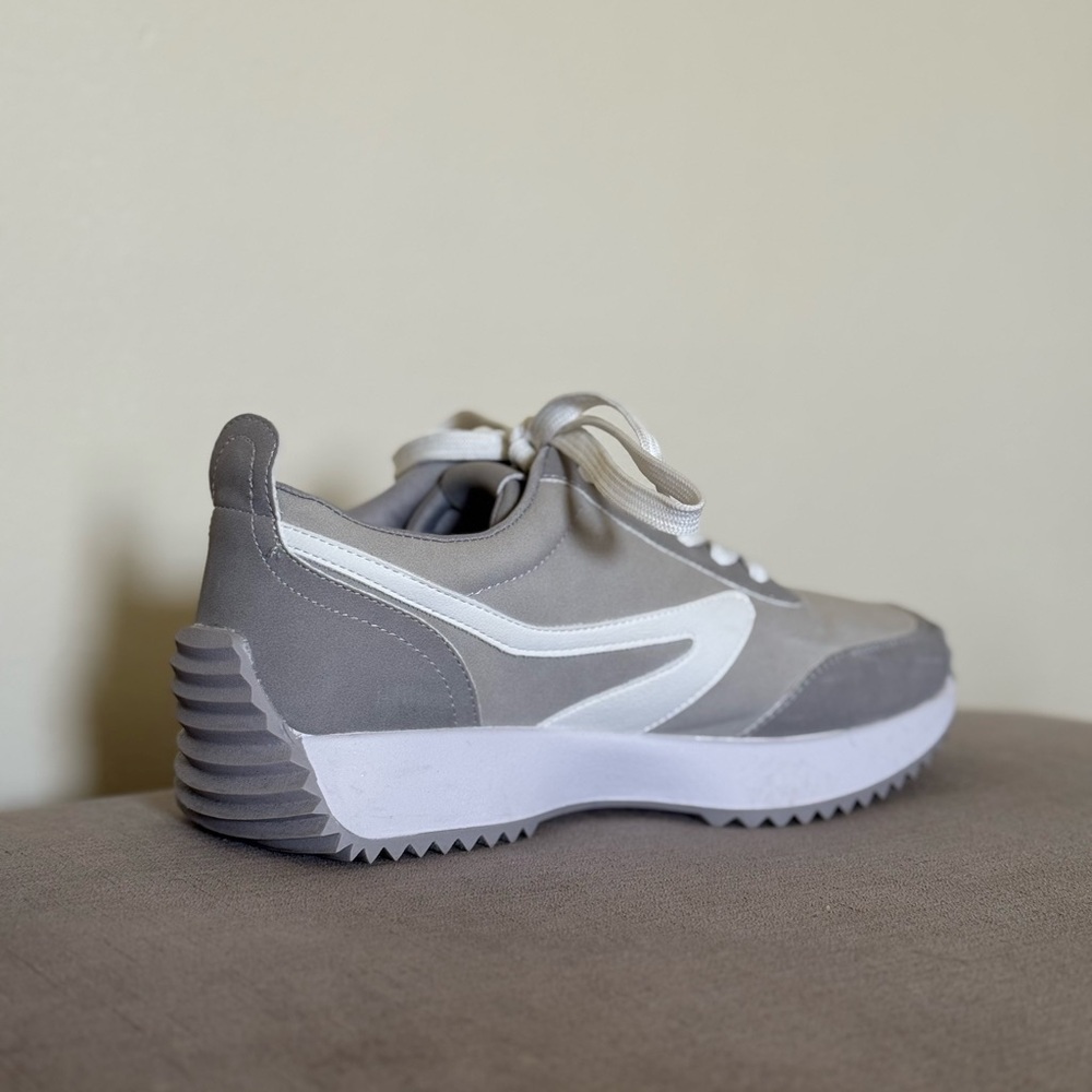 Stylish Gray and White Women’s sneakers